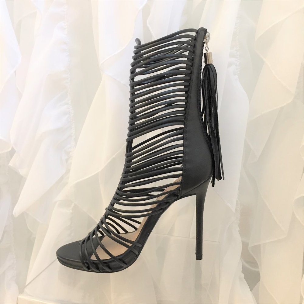 SEXY Strappy Open toe Bootie Just Fab Wylia *Excellent Condition*